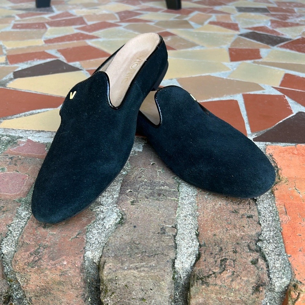 Vionic Black Suede Mule size 6